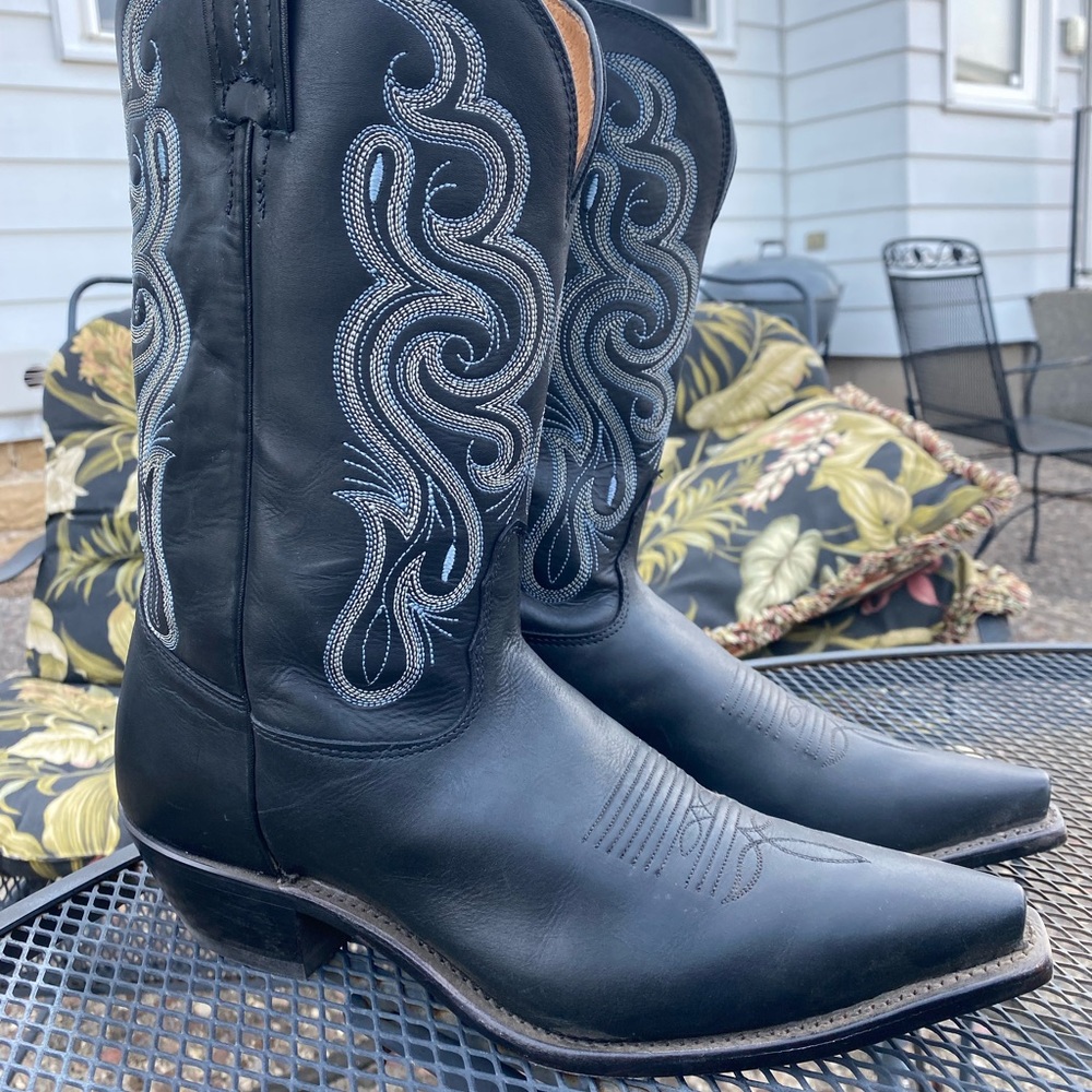 Black leather Tony Lama boot